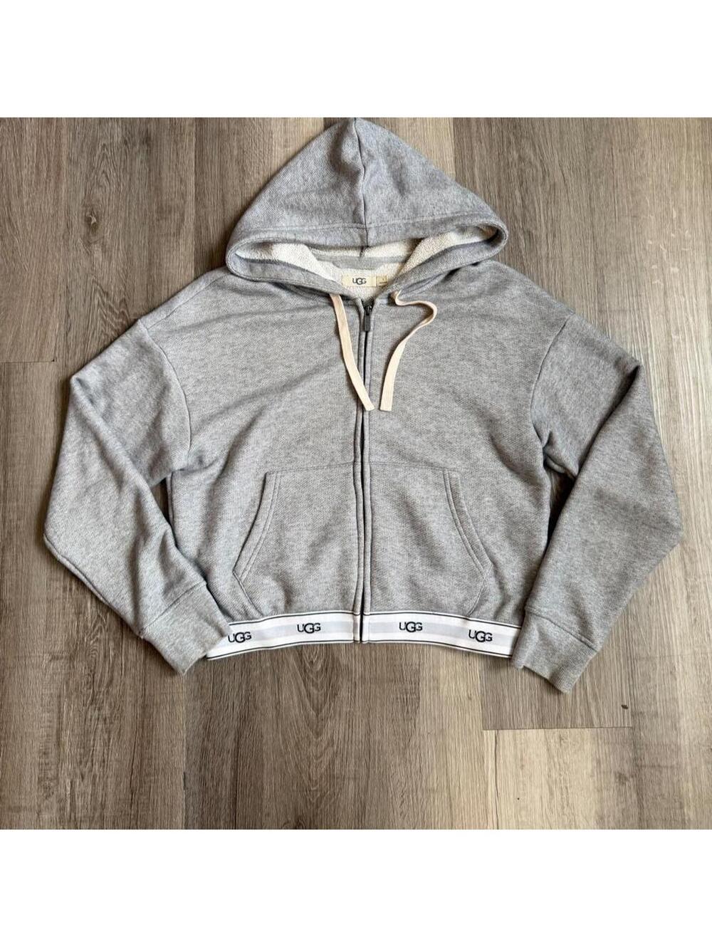 Gray UGG zip up hoodie in a S #cozy #loungewear